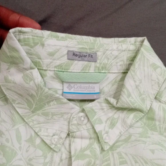 Columbia Men’s Short Sleeve Hawaiian Shirt – Tropical Print - Picture 6 of 8